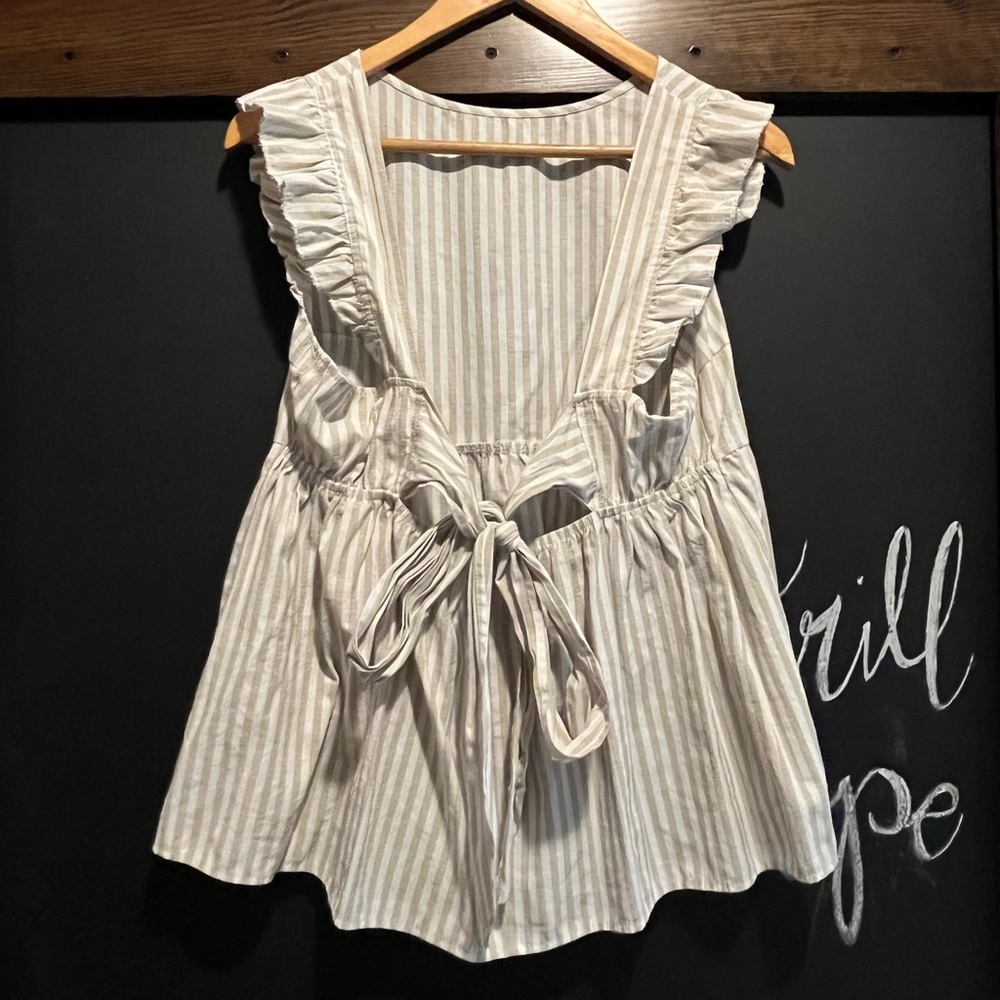 ✨BACKLESS PEPLUM TOP✨
